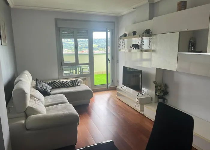 Bonito Atico Zona Hospital Con Garaje Oviédo