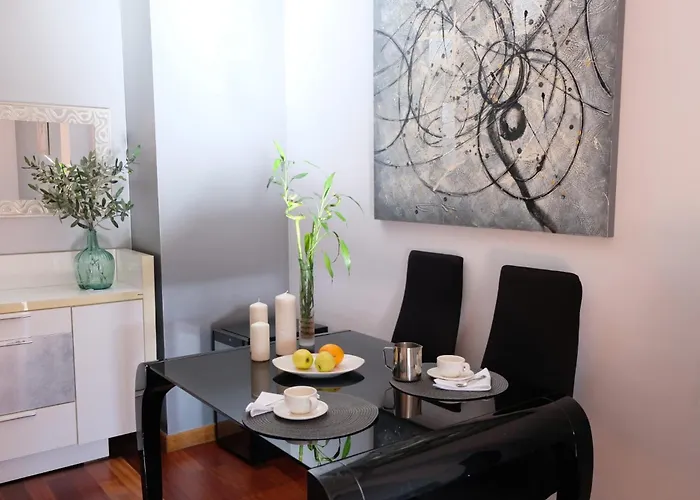 Bonito Atico Zona Hospital Con Garaje