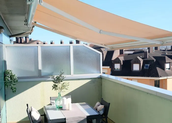 Bonito Atico Zona Hospital Con Garaje *