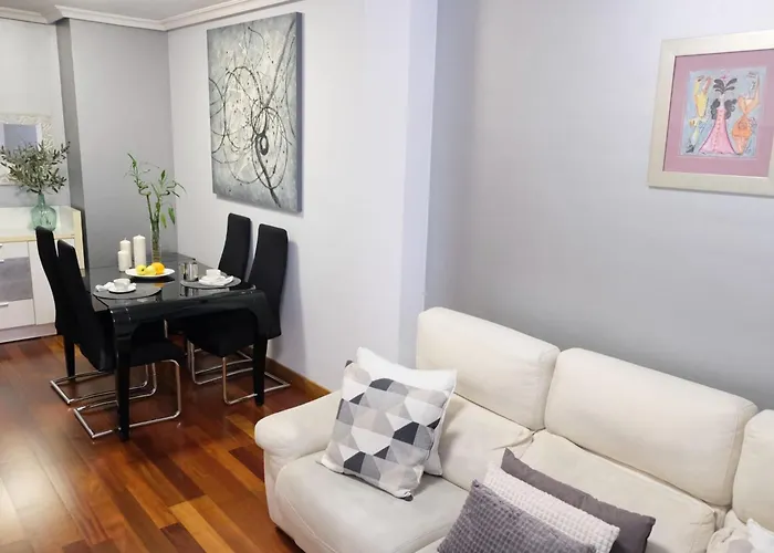 Bonito Atico Zona Hospital Con Garaje * Oviedo